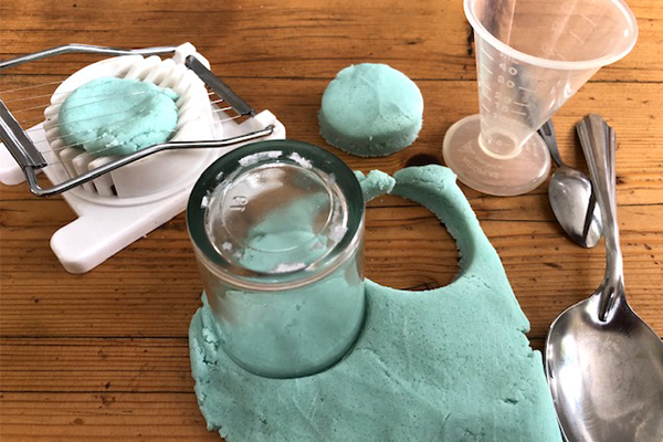 play playdough