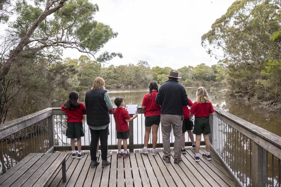 Students and volunteers at Blackburn lake sanctuary 
