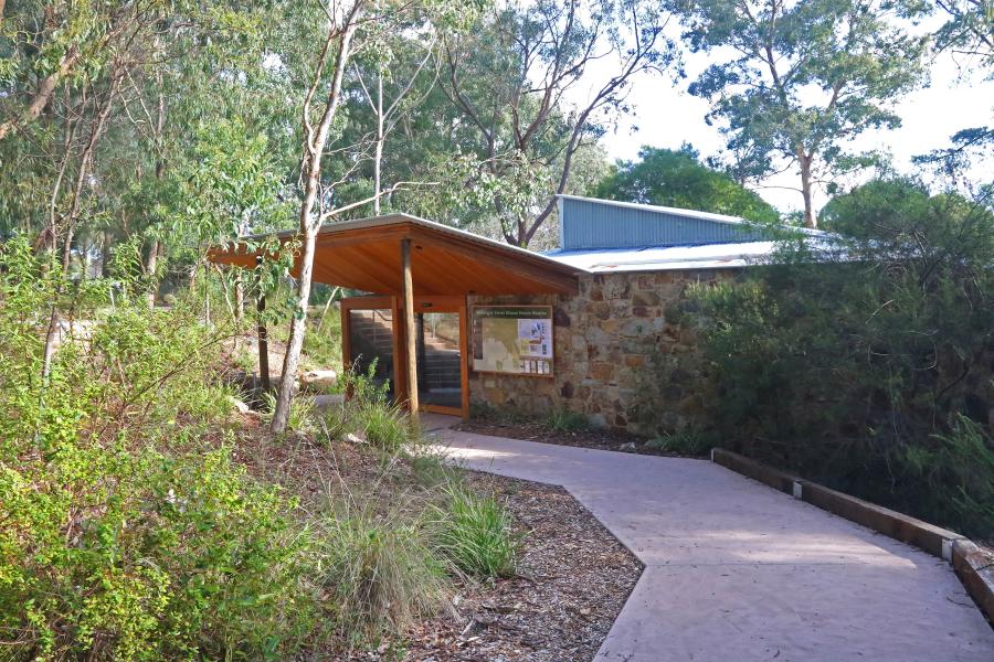 Yarran Dheran Information Centre external