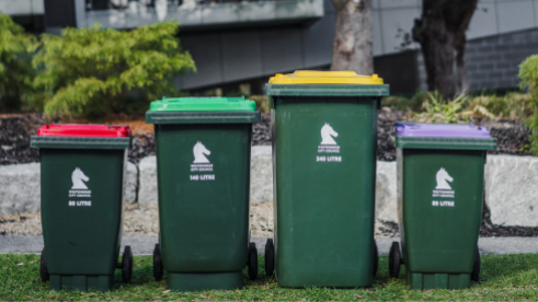 4 bins with different lids - red lid, green lid, yellow lid, purple lid
