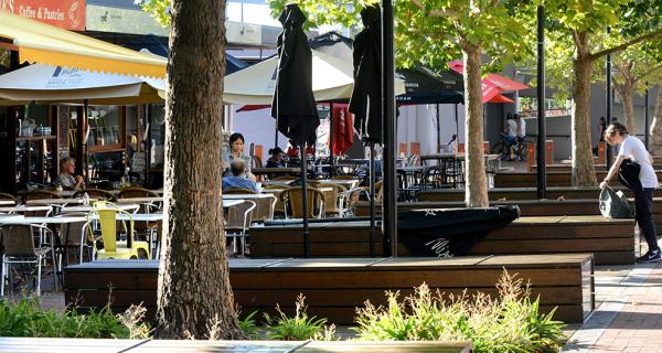 Cafe with outdoor eating spaces