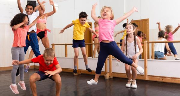 Kids jumping and dancing