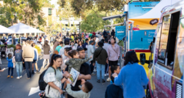 Festivals - CTA.png crowd of people lining up for a food truck