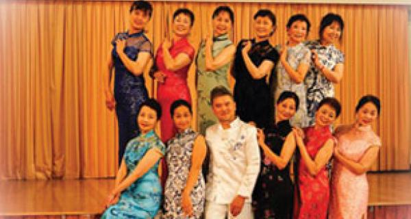 Heritage week 2022 - 8 fanghua dancing team - group in traditional clothing